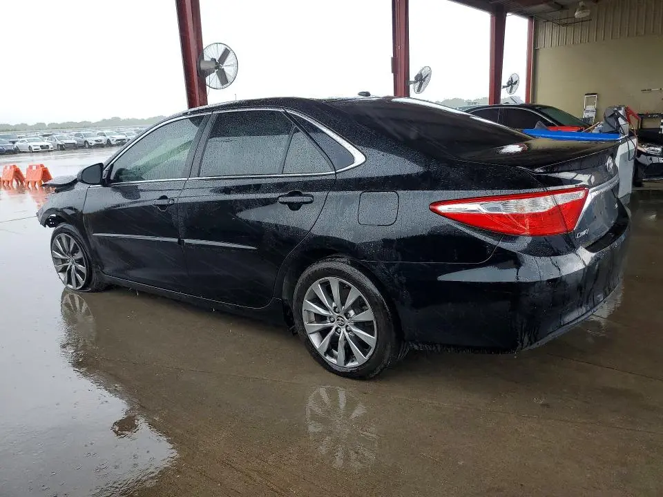 2015 TOYOTA CAMRY XLE  