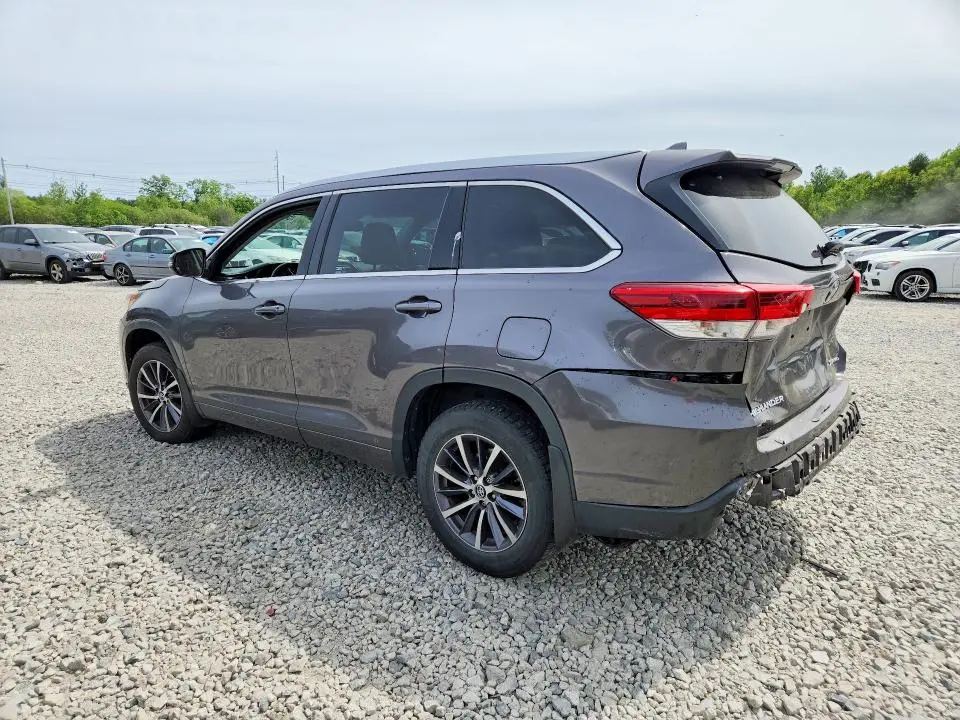 2017 TOYOTA HIGHLANDER XLE  