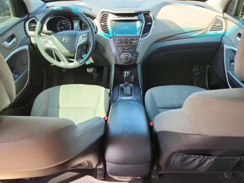 2018 HYUNDAI SANTA FE SE  