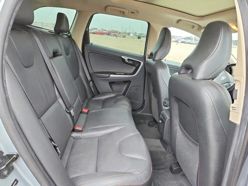 2011 VOLVO XC60 T6  