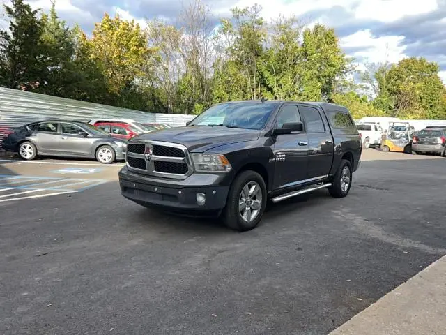 2016 RAM 1500 SLT