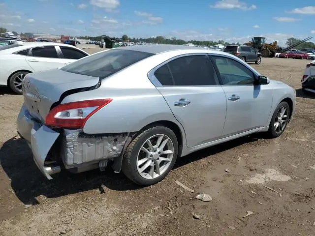2010 NISSAN MAXIMA S  