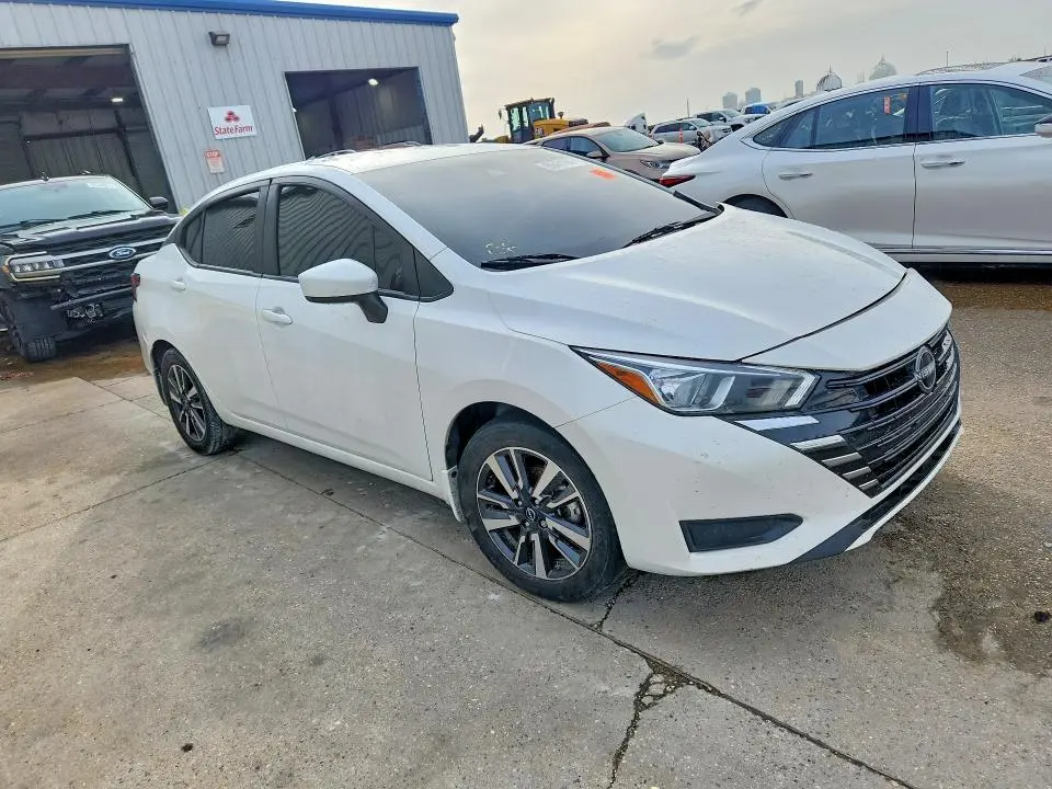 2024 NISSAN VERSA SV  