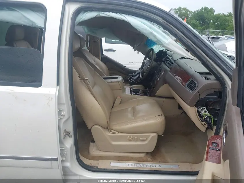 2011 CHEVROLET TAHOE LTZ