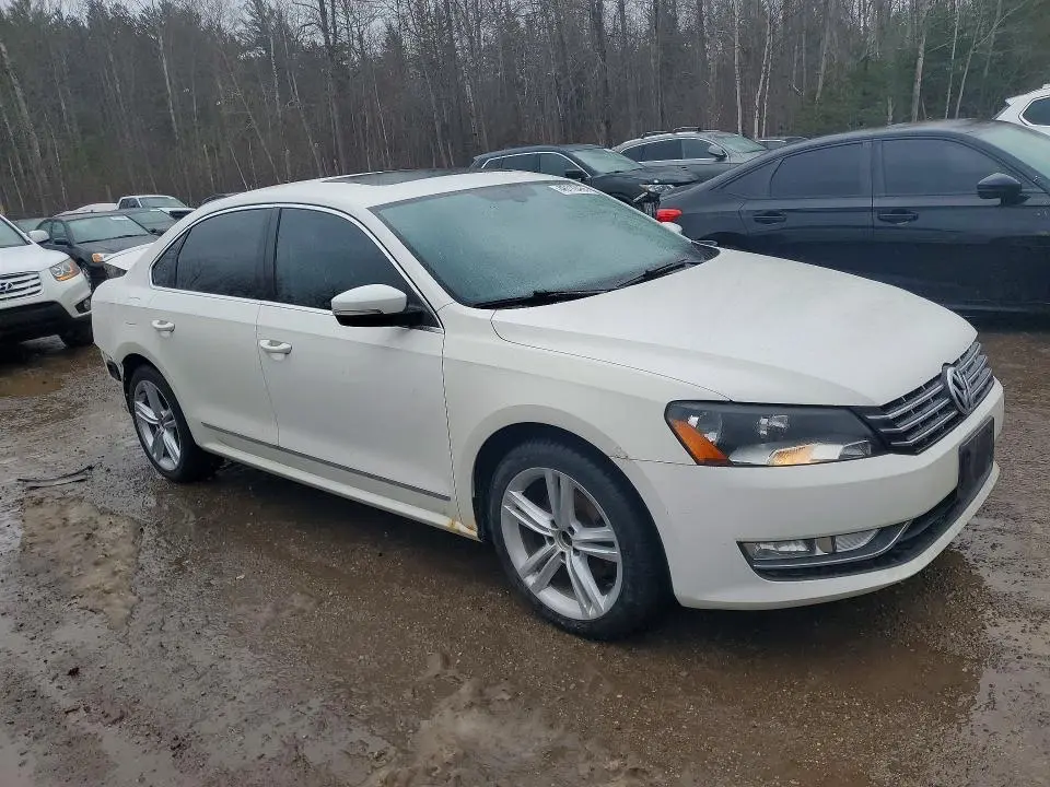 2015 VOLKSWAGEN PASSAT SEL  