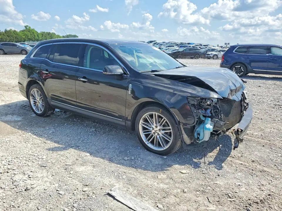 2014 LINCOLN MKT   