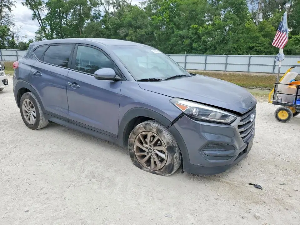 2018 HYUNDAI TUCSON SE  