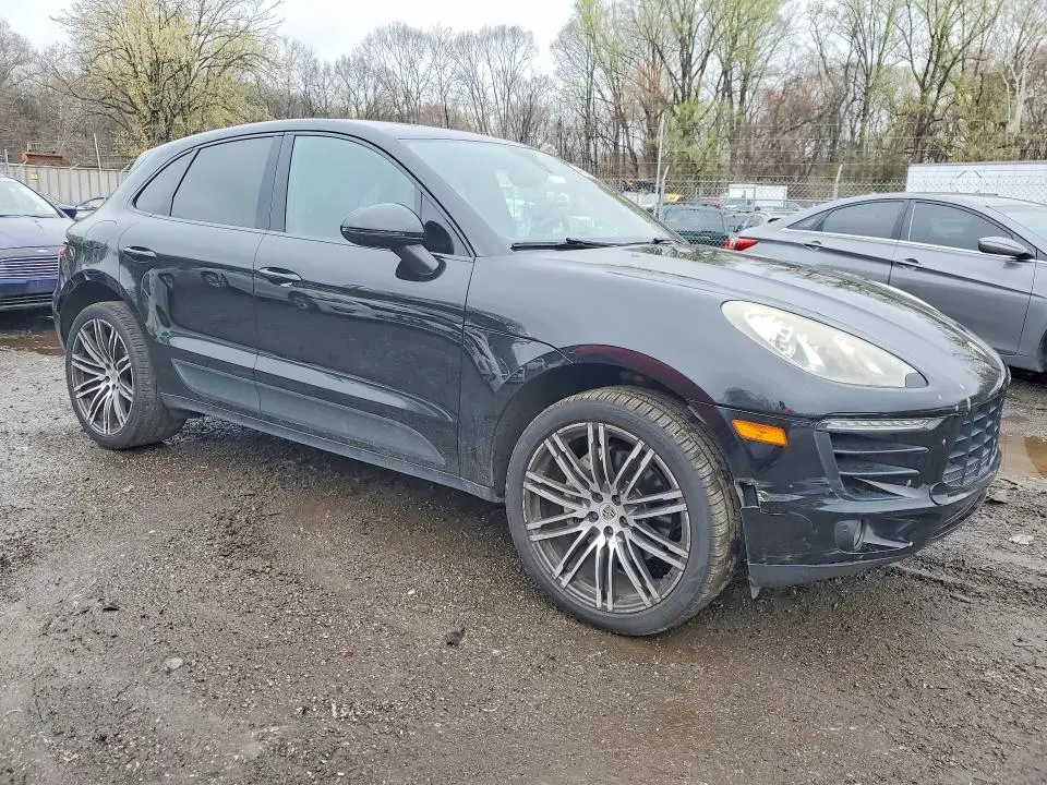 2016 PORSCHE MACAN S  