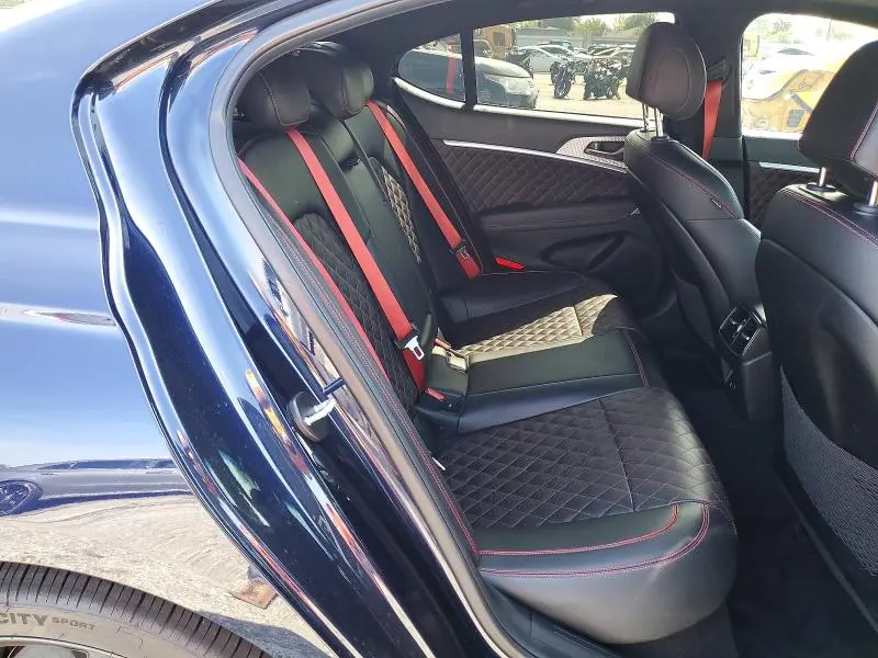 2023 GENESIS G70 3.3T STANDARD  