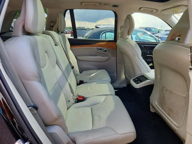 2021 VOLVO XC90 T5 MOMENTUM  