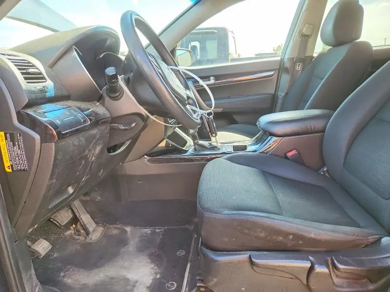 2015 KIA SORENTO LX  