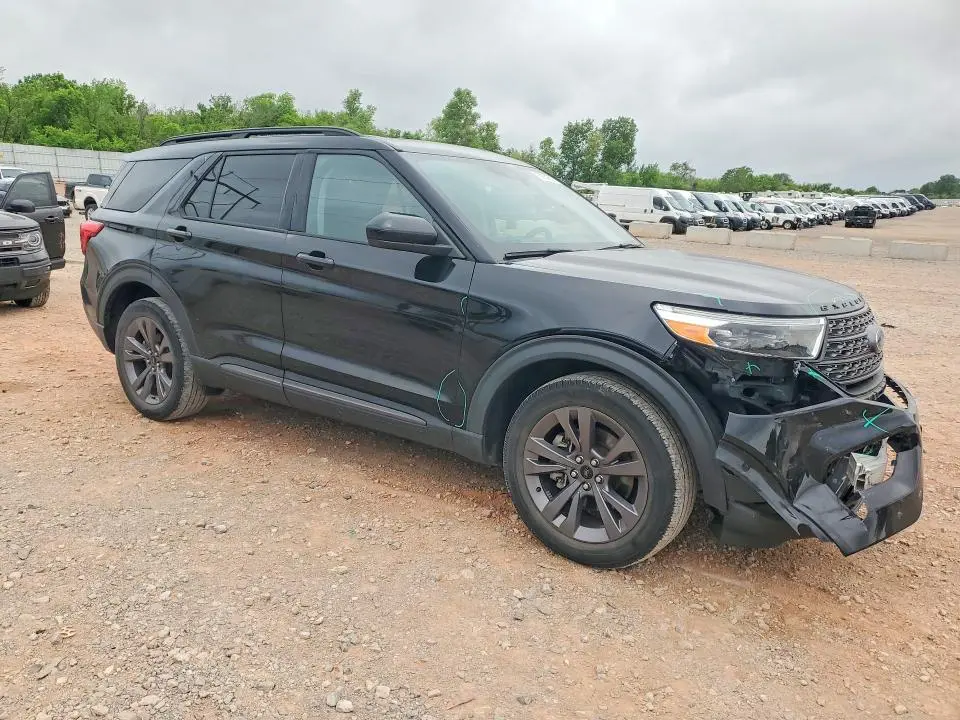 2022 FORD EXPLORER XLT  