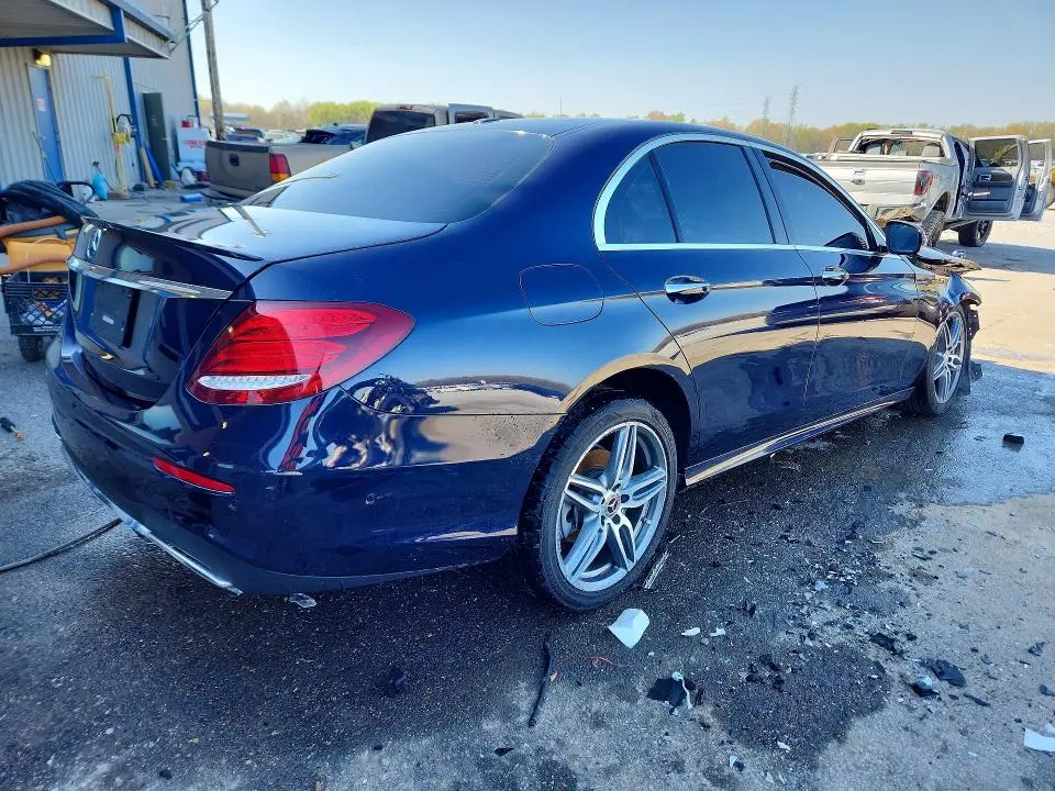 2019 MERCEDES-BENZ E 300  