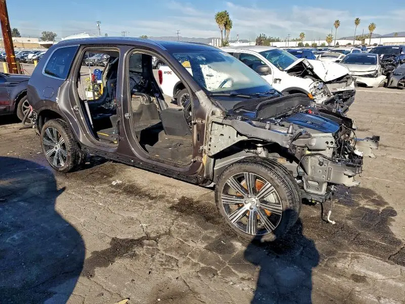 2025 VOLVO XC90 CORE  