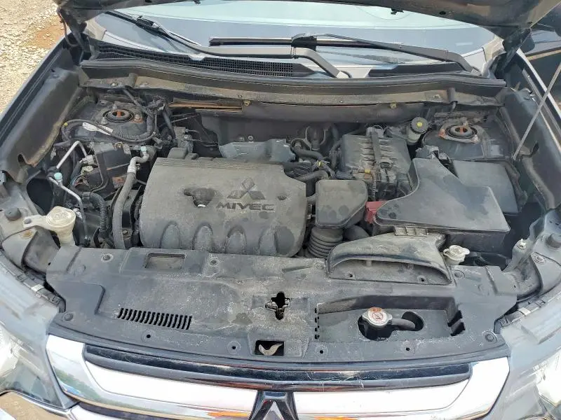 2016 MITSUBISHI OUTLANDER SE  