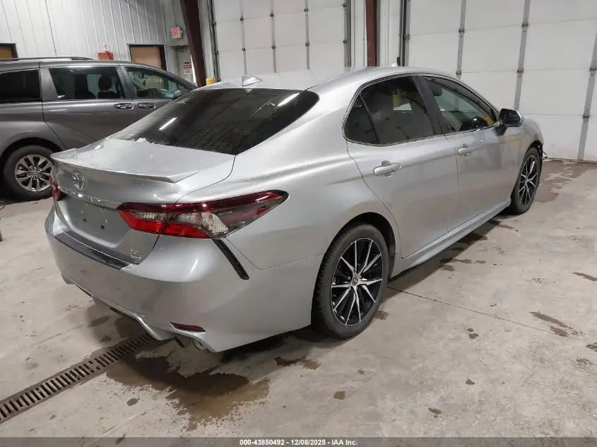 2022 TOYOTA CAMRY SE AWD
