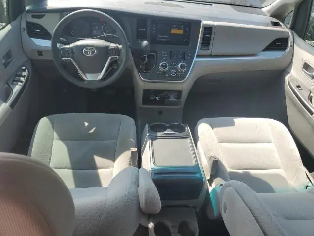 2017 TOYOTA SIENNA LE  
