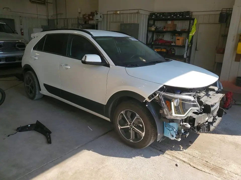 2024 KIA NIRO EX  