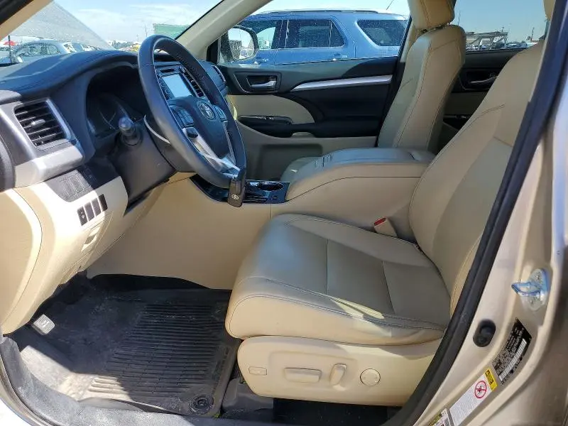 2016 TOYOTA HIGHLANDER XLE  