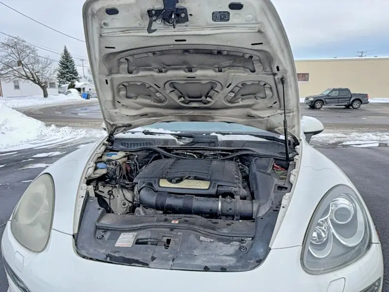 2011 PORSCHE CAYENNE   