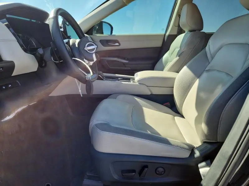 2022 NISSAN PATHFINDER SL  