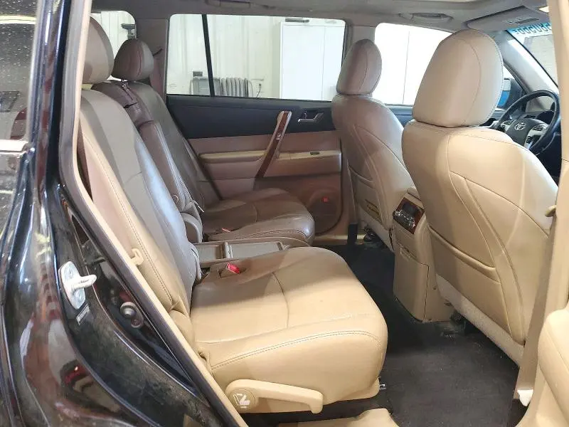 2013 TOYOTA HIGHLANDER LIMITED  