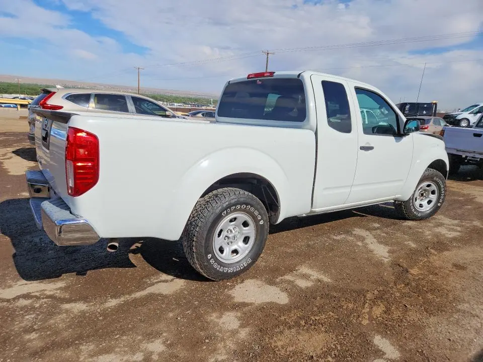 2016 NISSAN FRONTIER S  