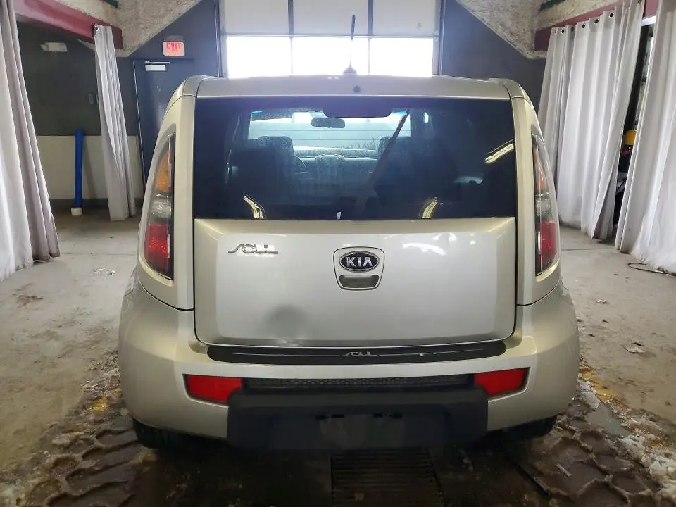 2011 KIA SOUL +  