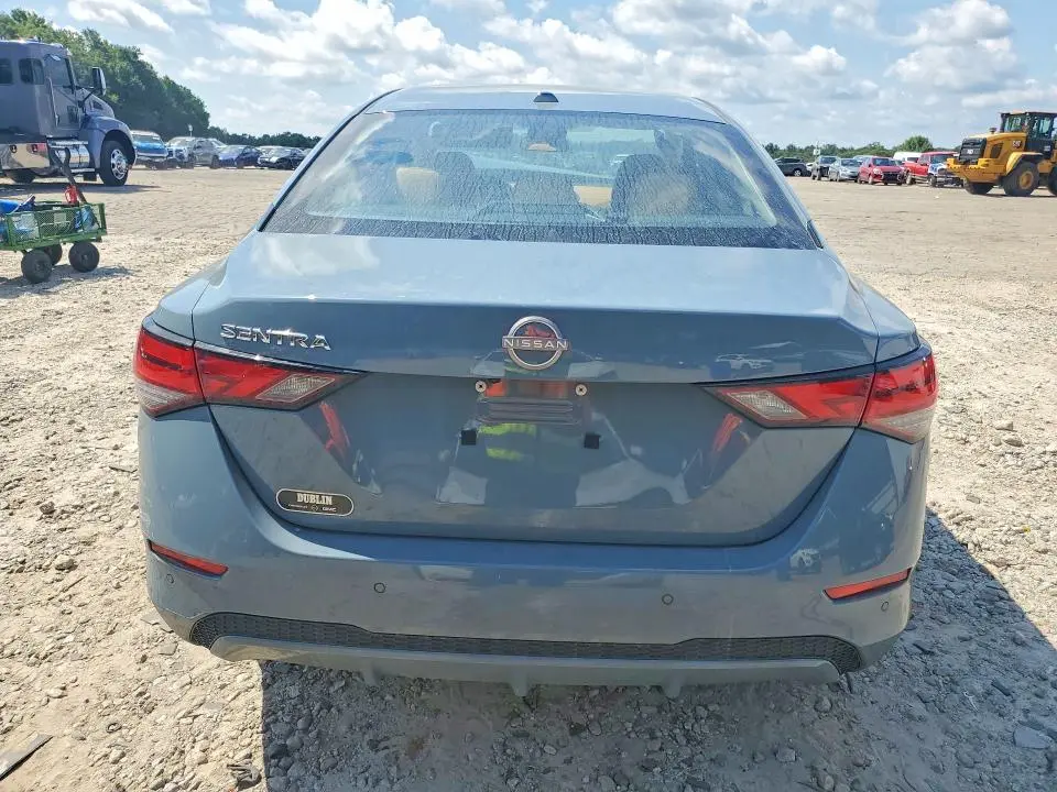 2025 NISSAN SENTRA SV  