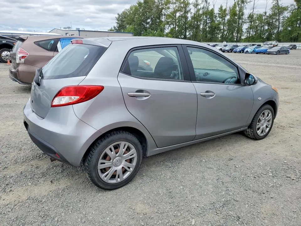 2013 MAZDA MAZDA2   
