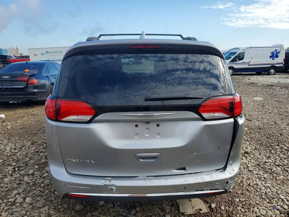 2017 CHRYSLER PACIFICA TOURING L  
