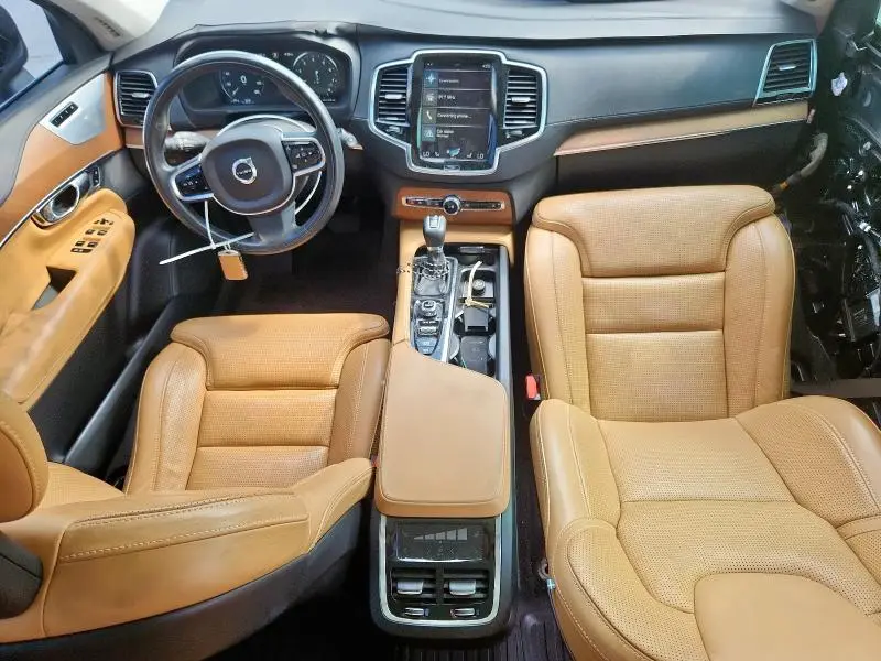 2016 VOLVO XC90 T6  