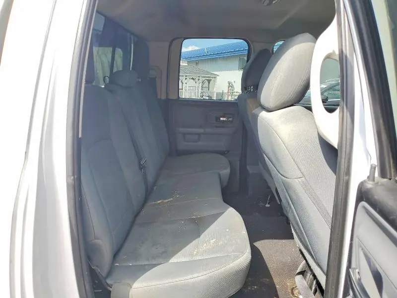 2016 RAM 1500 SLT  