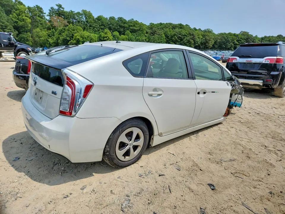 2013 TOYOTA PRIUS TWO  