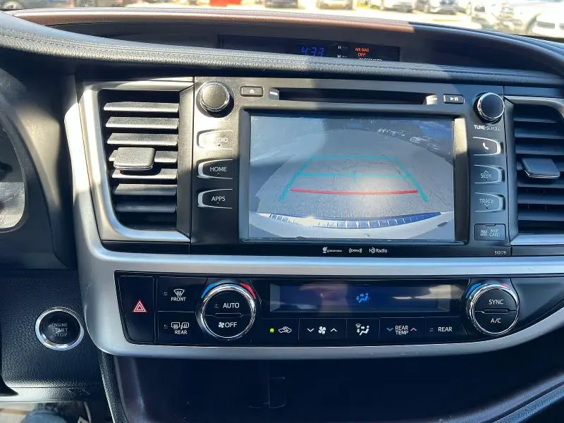2017 TOYOTA HIGHLANDER XLE  