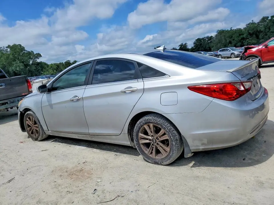2012 HYUNDAI SONATA GLS  