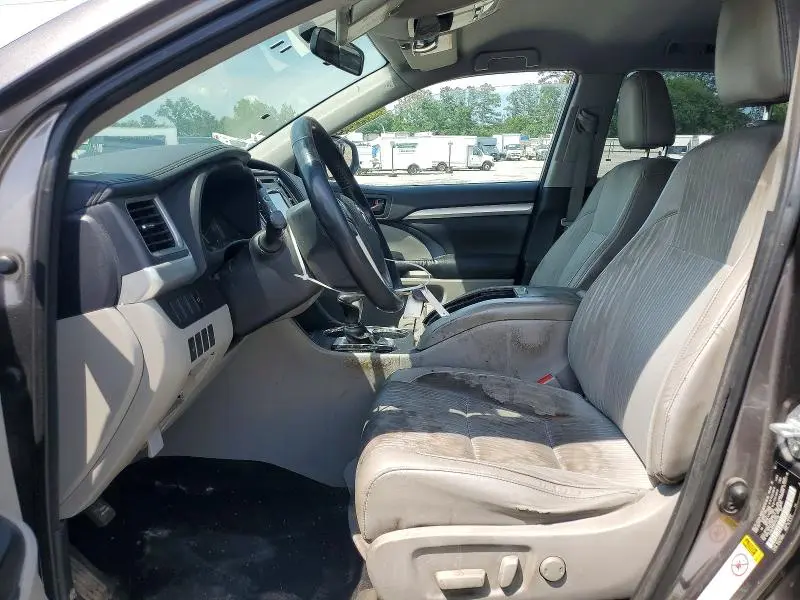 2015 TOYOTA HIGHLANDER LE PLUS  