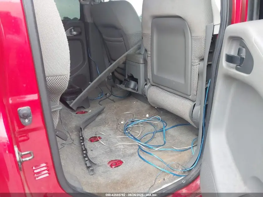 2011 NISSAN FRONTIER SV