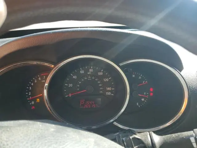 2011 KIA SORENTO BASE  