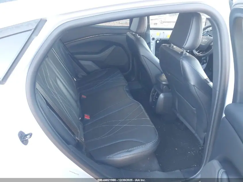 2022 FORD MUSTANG MACH-E SELECT