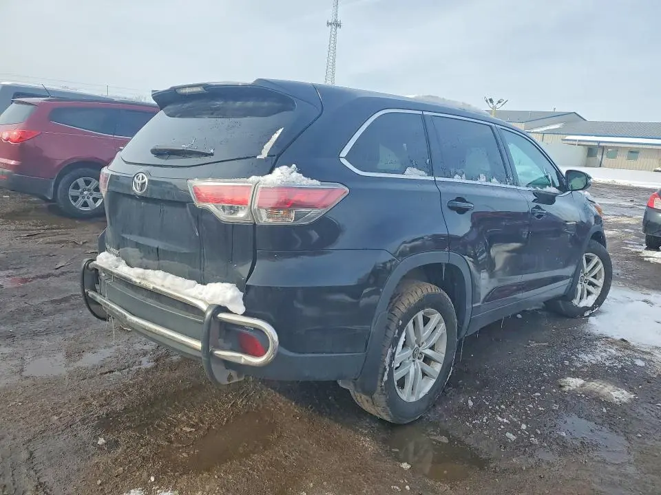 2016 TOYOTA HIGHLANDER LE  