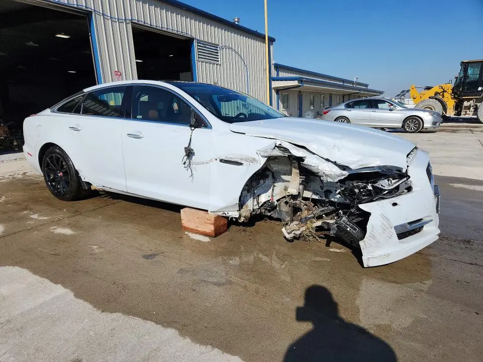 2019 JAGUAR XJ R - SPORT  