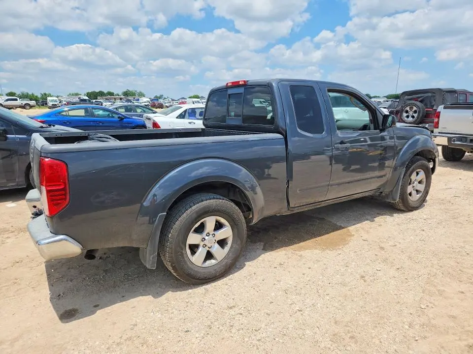 2011 NISSAN FRONTIER SV V6  