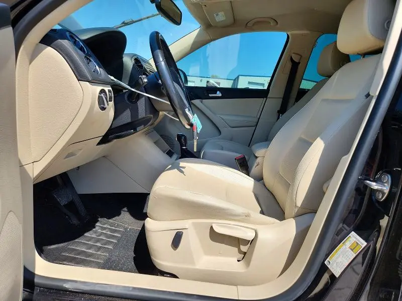 2013 VOLKSWAGEN TIGUAN S  