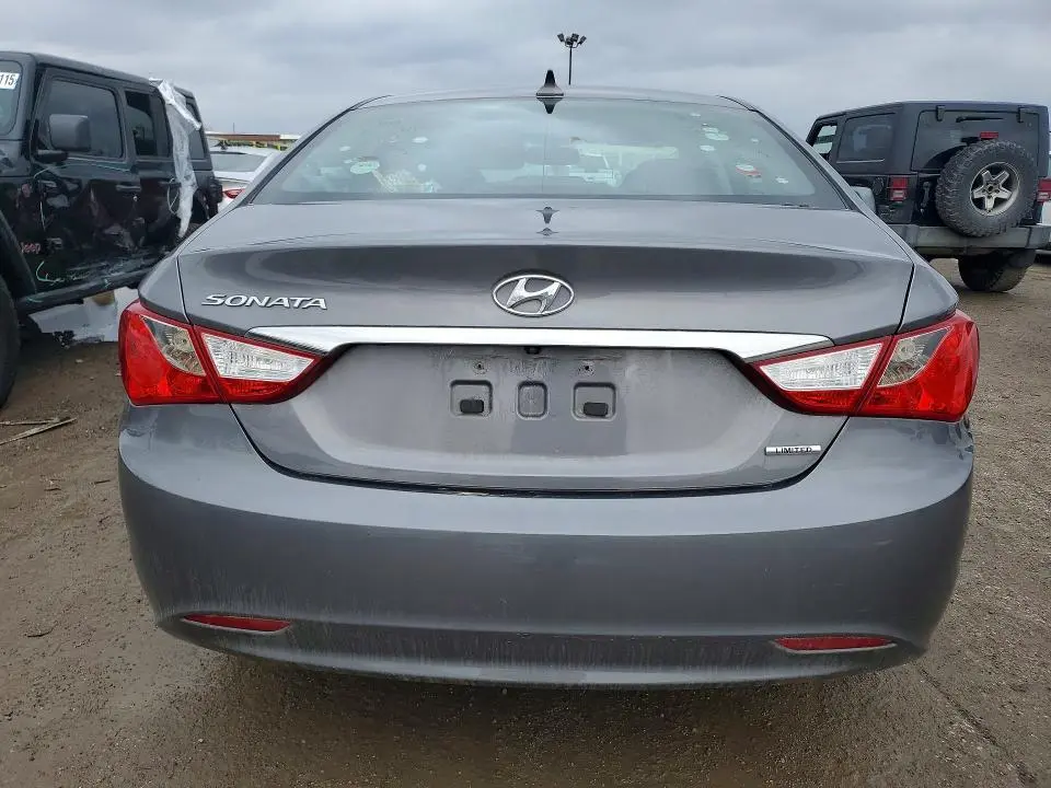 2011 HYUNDAI SONATA SE  