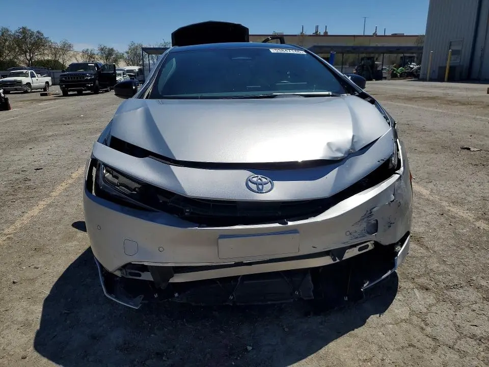 2024 TOYOTA PRIUS XLE  
