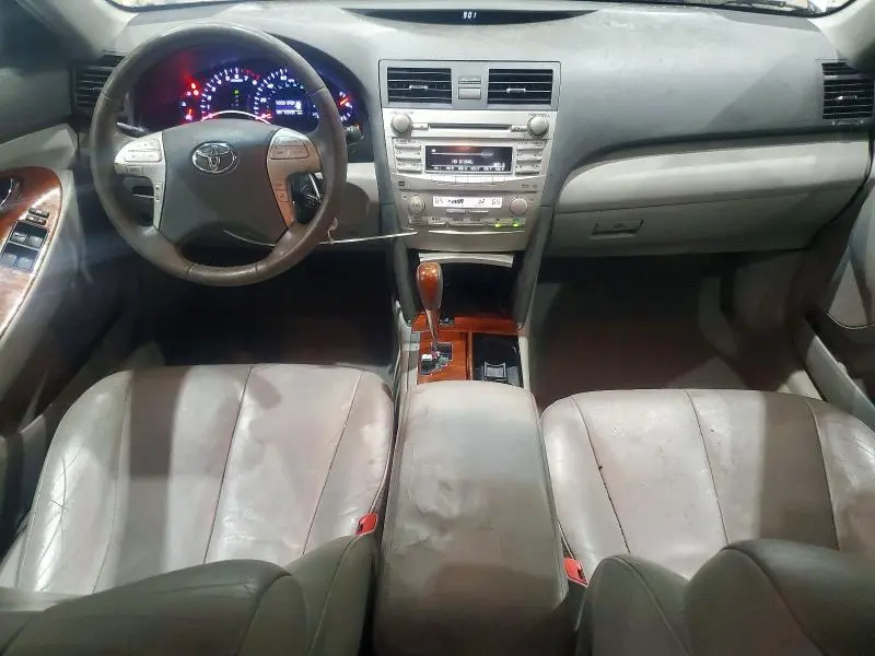 2011 TOYOTA CAMRY XLE  