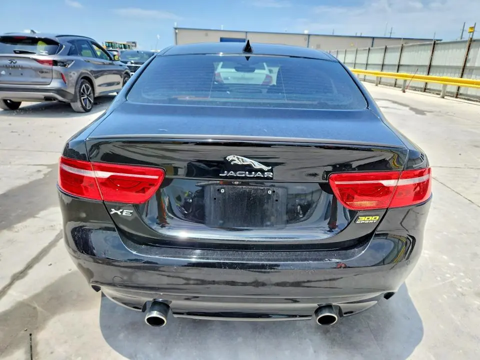 2019 JAGUAR XE 300 SPORT  