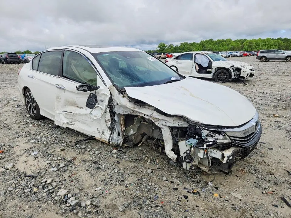 2017 HONDA ACCORD EX  
