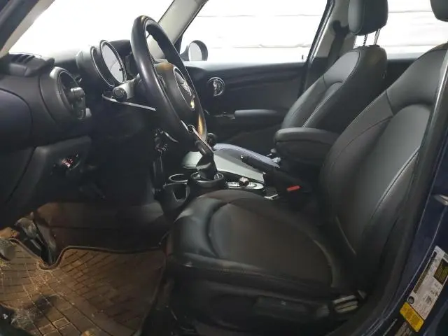 2017 MINI COOPER 